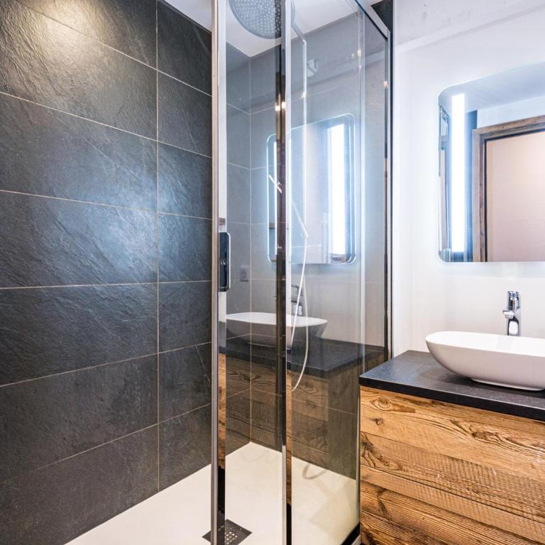 Superbe 2 Pièces + Cabine Rénové, Pied des Pistes, Val d'Isère, 6 Pers., Parking, Balcon Sud - Apartment mit 1 Schlafzimmer - 18