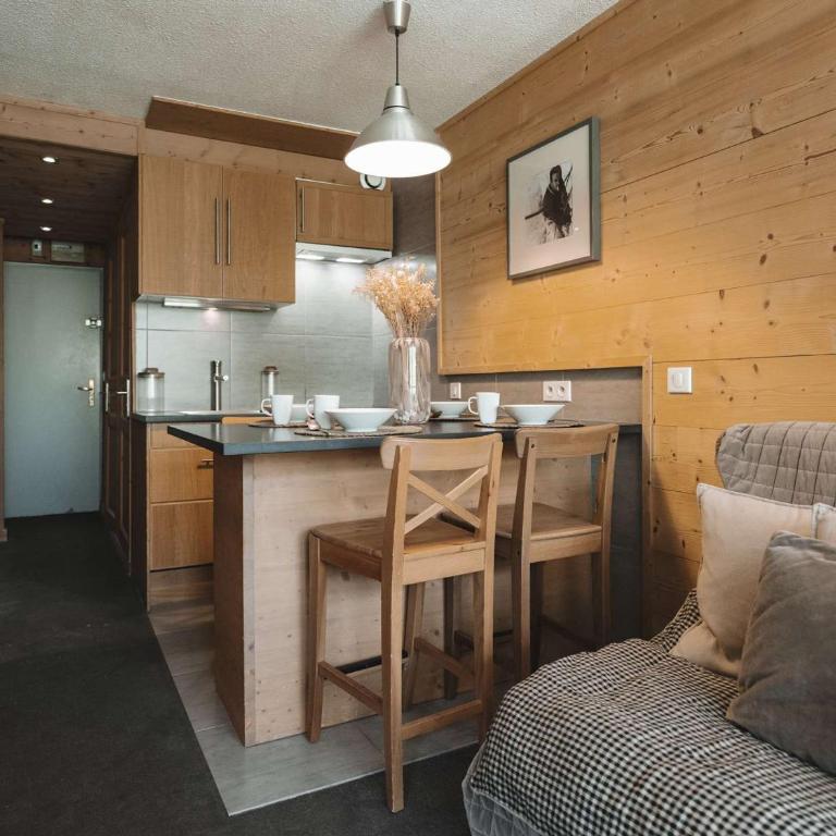 Appartement cosy pour 4 pers. avec départ ski aux pieds, proche commodités et pistes - FR-1-545-17 - Appartement (4 Adultes) - 1