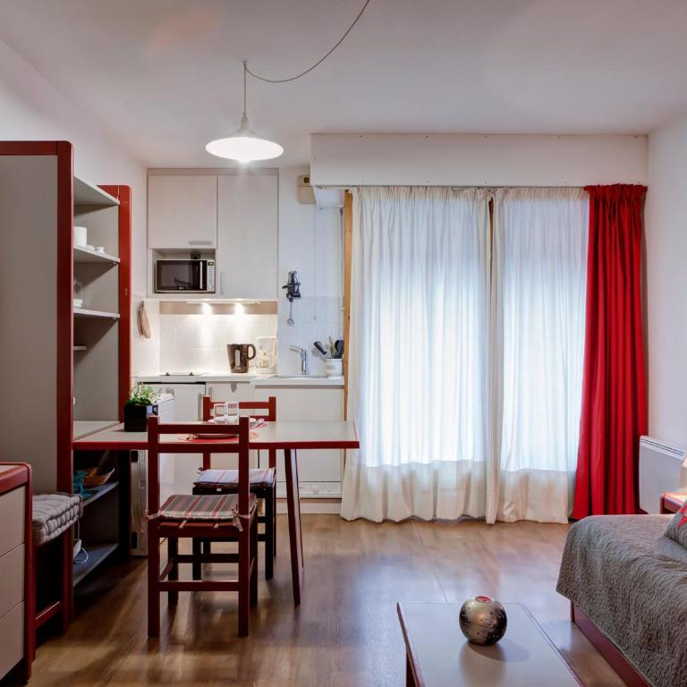 Studio 2* Centre-ville, Animaux admis, Parking, Wi-Fi - Studio - 1
