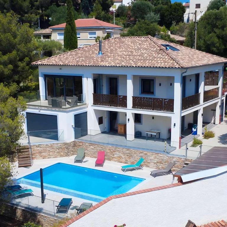 Haut de villa avec piscine et clim - 10 pers. - FR-1-900-4 - Villa - 1
