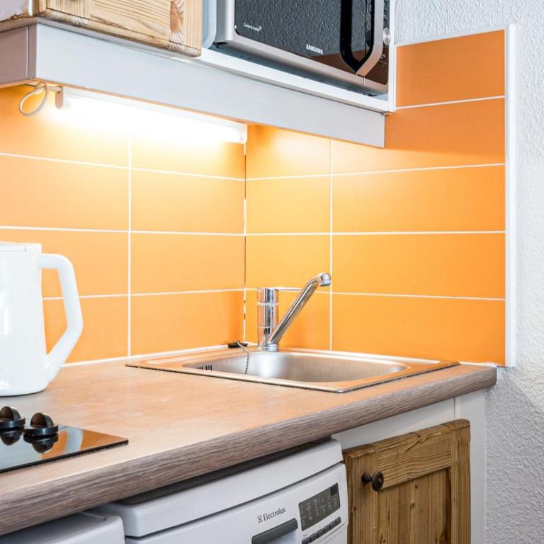 Studio avec mezzanine, balcon, parking proche pistes Val-d'Isère - Studio - 12
