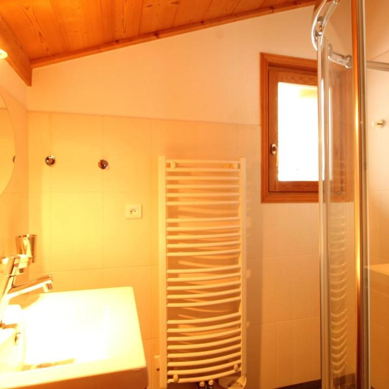 Chalet 8 pers, 3 ch + mezzanine, au pied des pistes, WIFI, PARKING - FR-1-572-33 - Chalet (8 Adultes) - 10