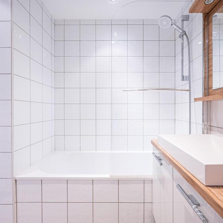 2 pièces ski aux pieds, balcon sud, Val d'Isère - Appartement 1 Chambre - 12
