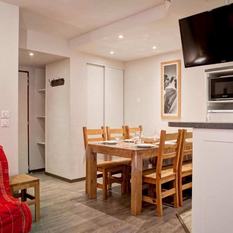 Appartement 4 pièces avec balcon, internet, parking au centre de Brides-les-Bains - Appartement 3 Chambres - 20