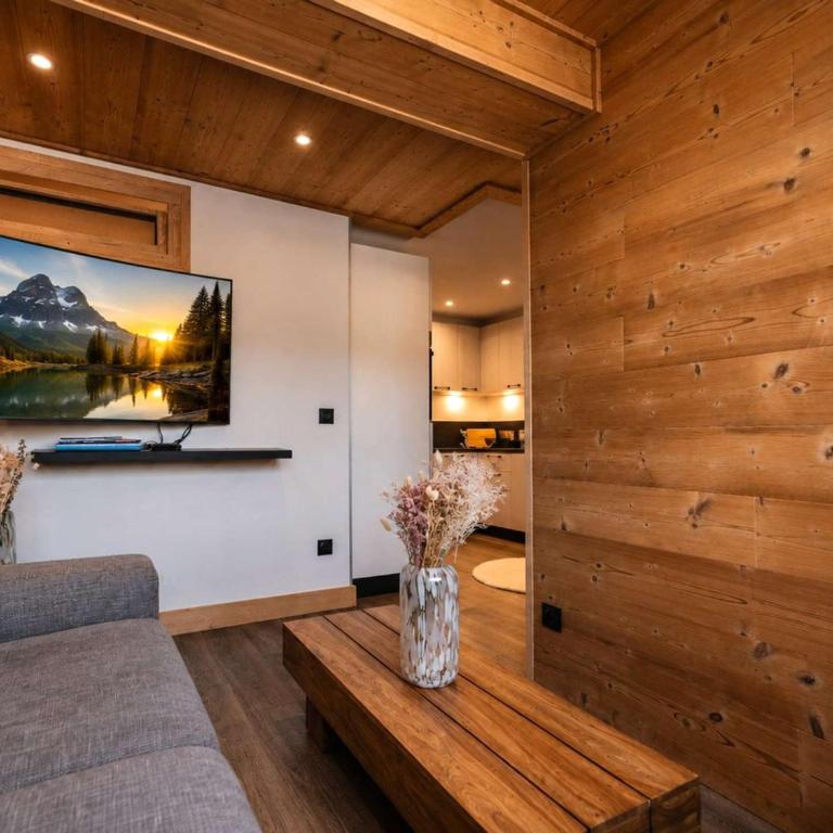 Charmant appartement rénové, cosy, pour 4 pers., exposé sud, skis aux pieds, proche commerces - FR-1-545-43 - Apartment - 6