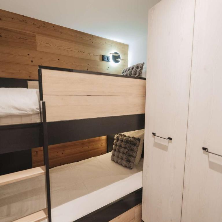 Charmant appartement rénové, cosy, pour 4 pers., exposé sud, skis aux pieds, proche commerces - FR-1-545-43 - Apartment - 13