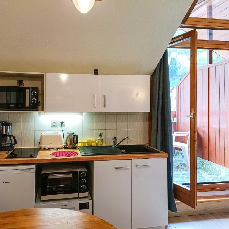 Studio avec balcon au centre de Brides-les-Bains, WiFi et parking - Studio - 16