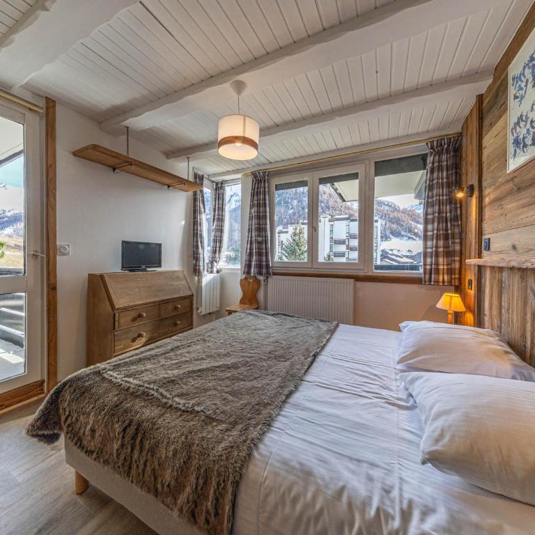 Appartement 4 pièces avec balcon, WiFi et parking couvert - Appartement 3 Chambres - 2
