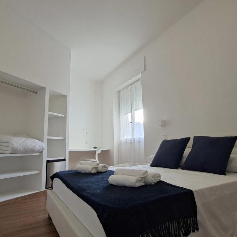 Nova Domus Comfort Rooms Alghero - Camera Familiare con Bagno Privato - 4