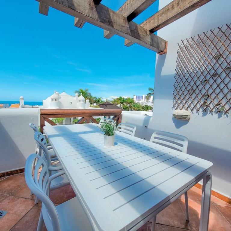 Suite adeje paradise with private jacuzzi - Three-Bedroom Apartment - 9