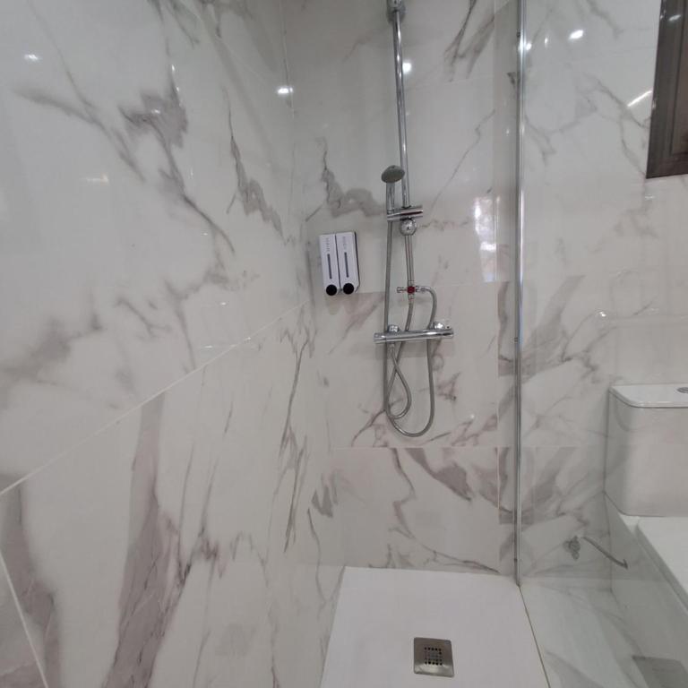 Playa Torviscas 2-Bed, 2-Bath Apartment with Pools & Jacuzzi - Apartamento de 2 dormitorios - 60