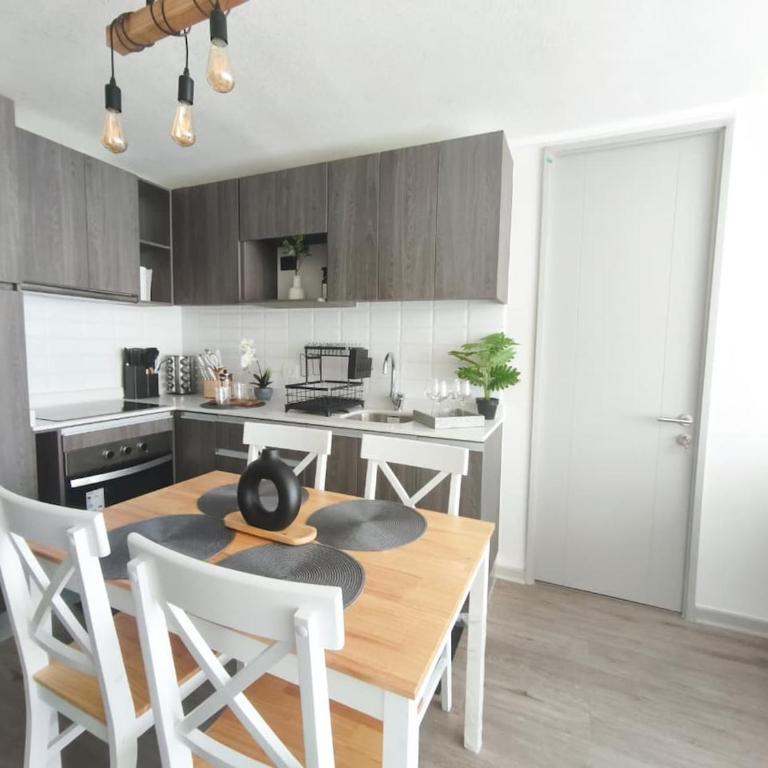 Depto Luminoso 2D2B A Pasos Metro Estadio Nacional - Three-Bedroom Apartment - 14