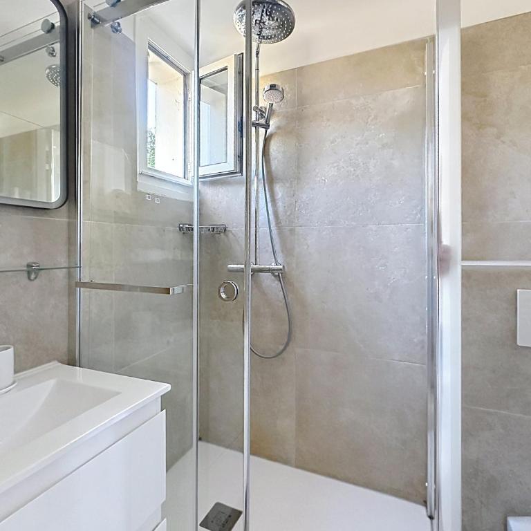 Two en-suite bedroom apartment on La Croisette - Sea view - Appartement - 12