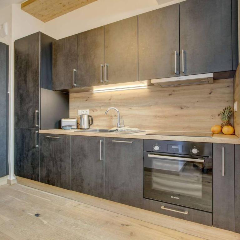 Jolie Ferme 101 - Penthouse Apartment - 15