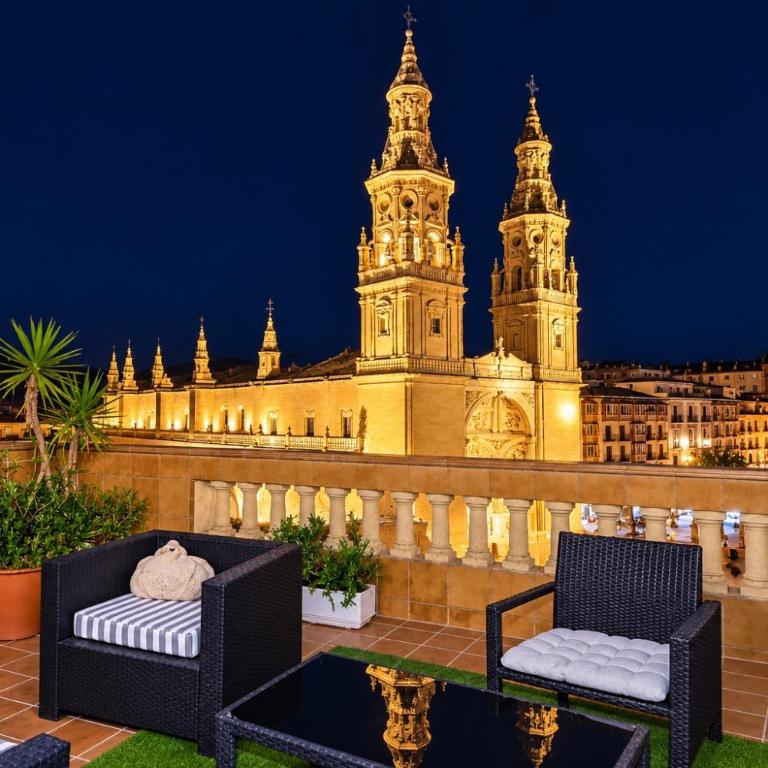 ATICO Catedral Barbacoa y Aire sin ascensor By Apartamentos Logrono - Apartamento - 23