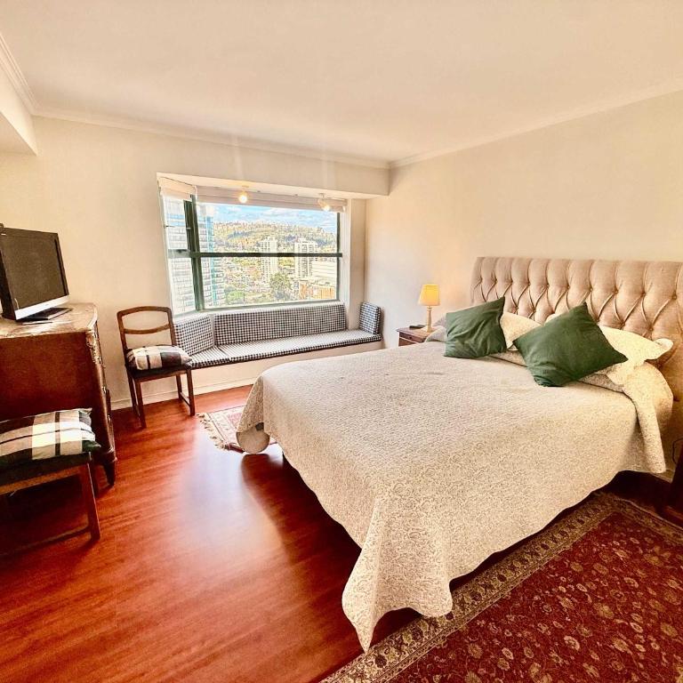 Spacious beachfront and steps from the mall - Apartamento - 7
