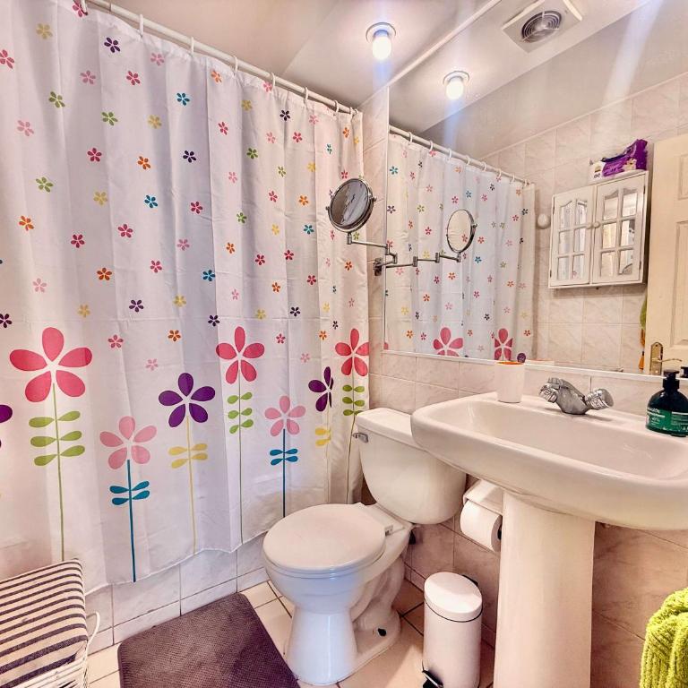 Spacious beachfront and steps from the mall - Apartamento - 11