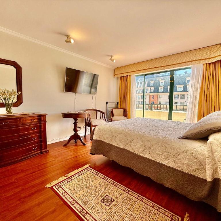 Spacious beachfront and steps from the mall - Apartamento - 13