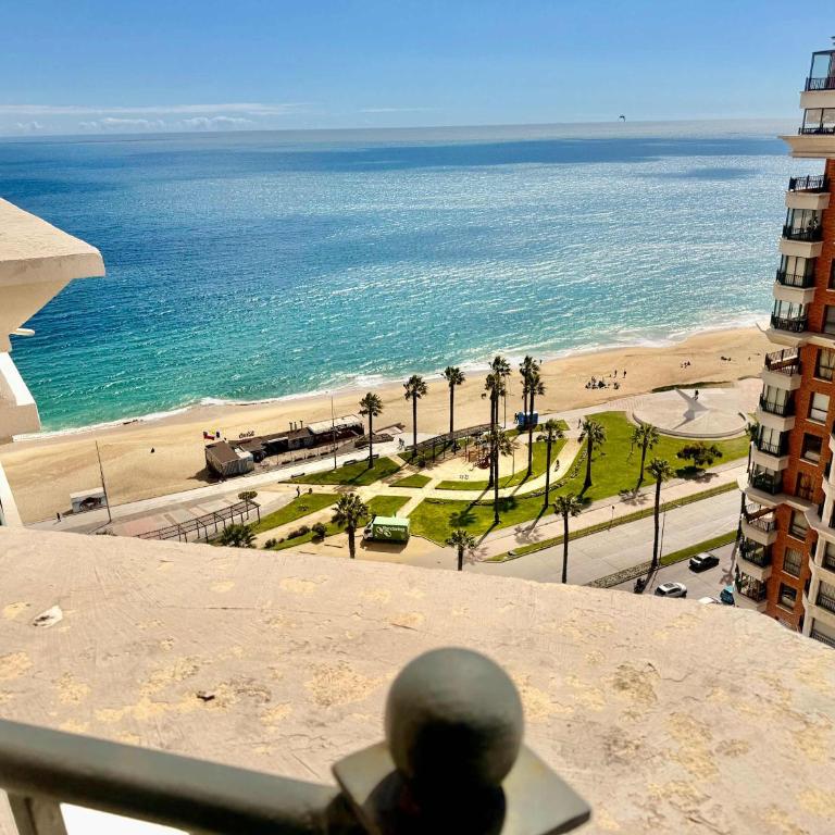 Spacious beachfront and steps from the mall - Apartamento - 21