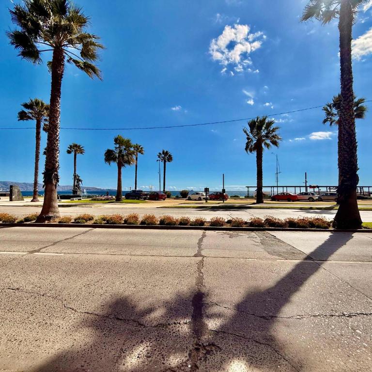 Spacious beachfront and steps from the mall - Apartamento - 43