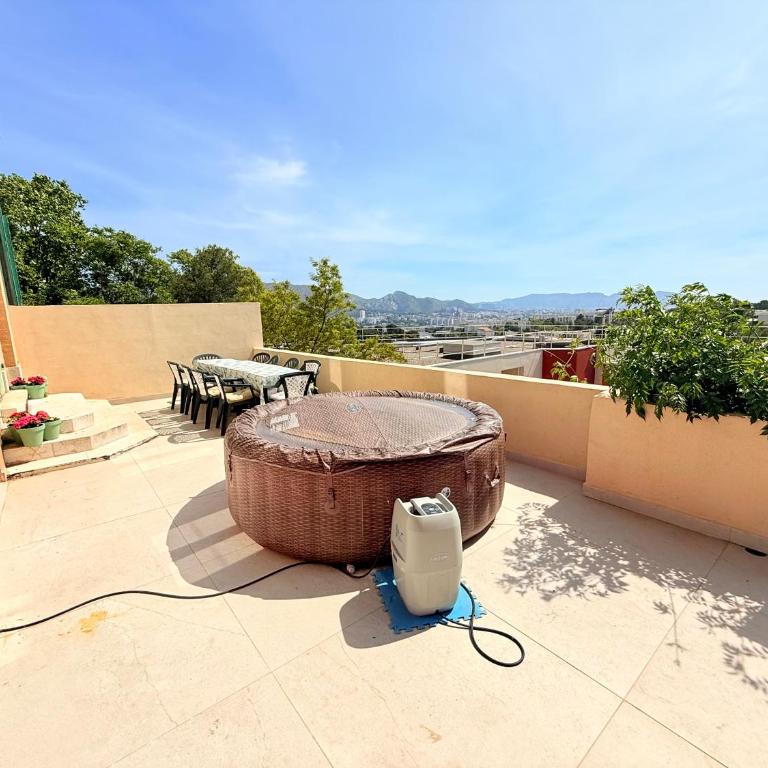 Maison Mer, Campagne et ville Calme au soleil avec jacuzzi - Ferienhaus mit 4 Zimmern - 4