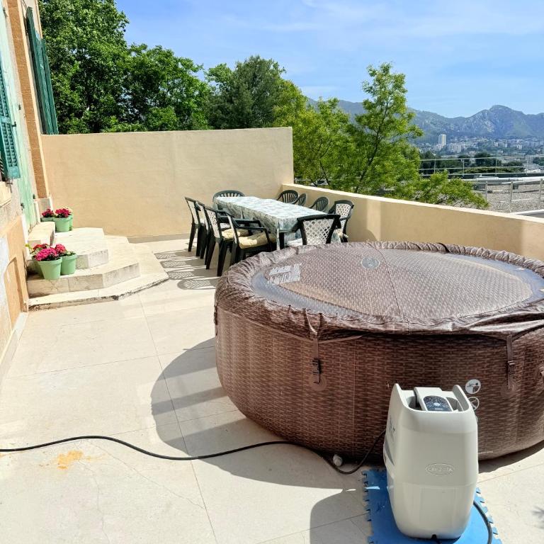 Maison Mer, Campagne et ville Calme au soleil avec jacuzzi - Ferienhaus mit 4 Zimmern - 6