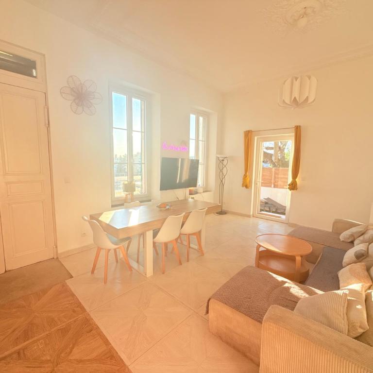 Maison Mer, Campagne et ville Calme au soleil avec jacuzzi - Ferienhaus mit 4 Zimmern - 17