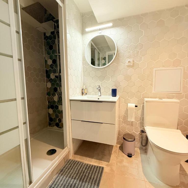 Maison Mer, Campagne et ville Calme au soleil avec jacuzzi - Ferienhaus mit 4 Zimmern - 28