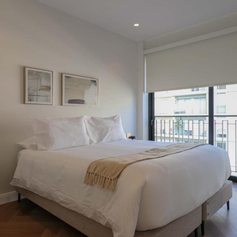 Lord Cochrane by Wynwood House - Two-Bedroom Apartment with Balcony - 2