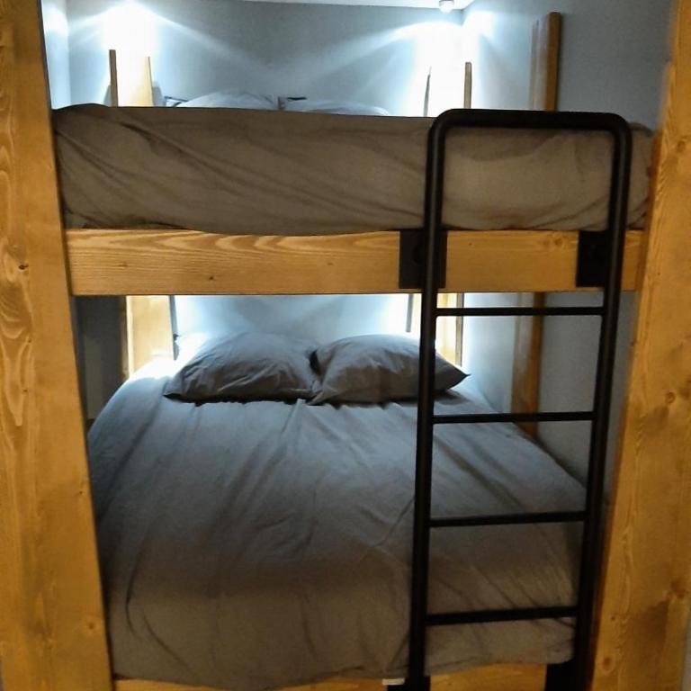 10 couchages, 80m2 de confort et les pistes a 2 pas bienvenue à Varsea - Appartement 3 Chambres - 8