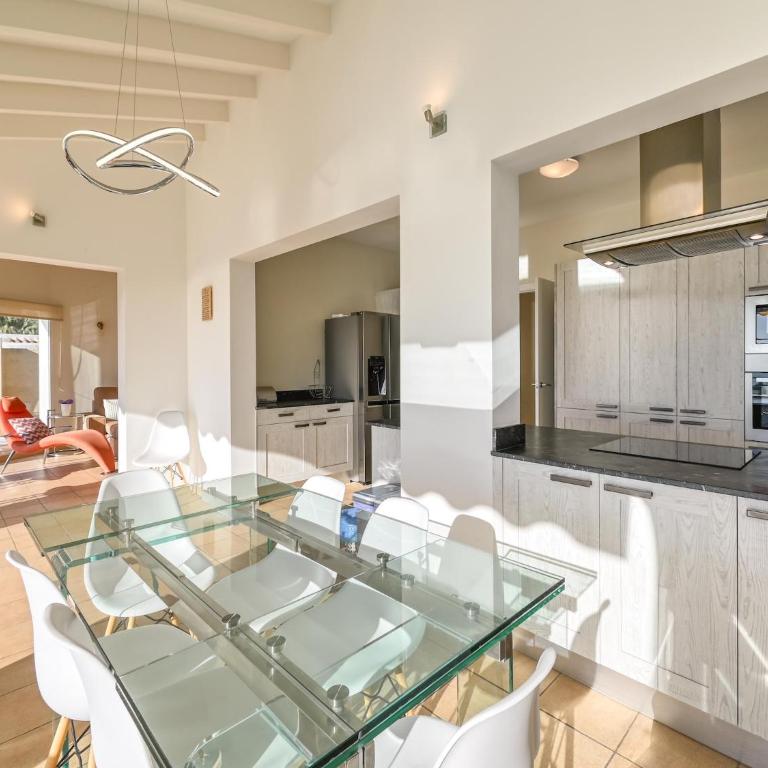 Unique villa in Moraira with infinity pool - Villa de 3 dormitorios - 6