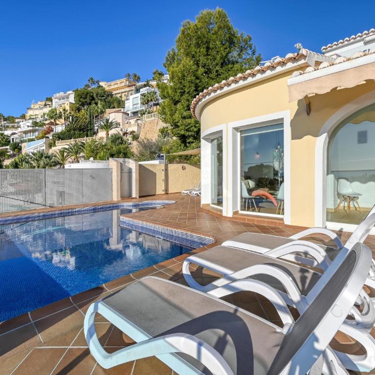 Unique villa in Moraira with infinity pool - Villa de 3 dormitorios - 32