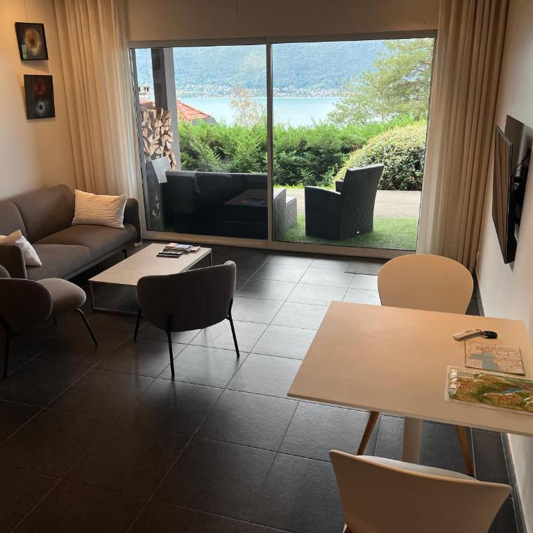 La Merle Rez-de-jardin Vue extraordinaire Lac Annecy - Climatisation - Appartement - Vue sur Lac - 1