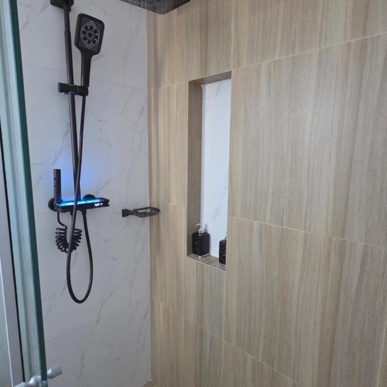 Premium 21 Suites 2 - One-Bedroom Apartment - 12