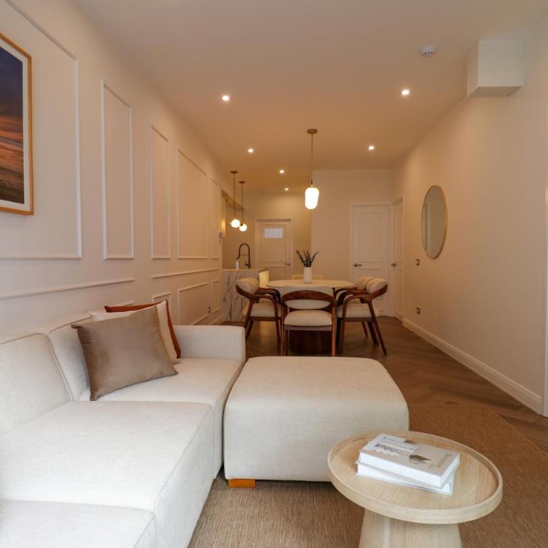 Lord Cochrane by Wynwood House - Two-Bedroom Apartment with Balcony - 26