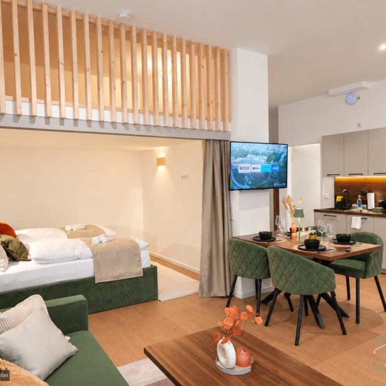 Homely Stay City Apartments - Studio mit Terrasse - 18