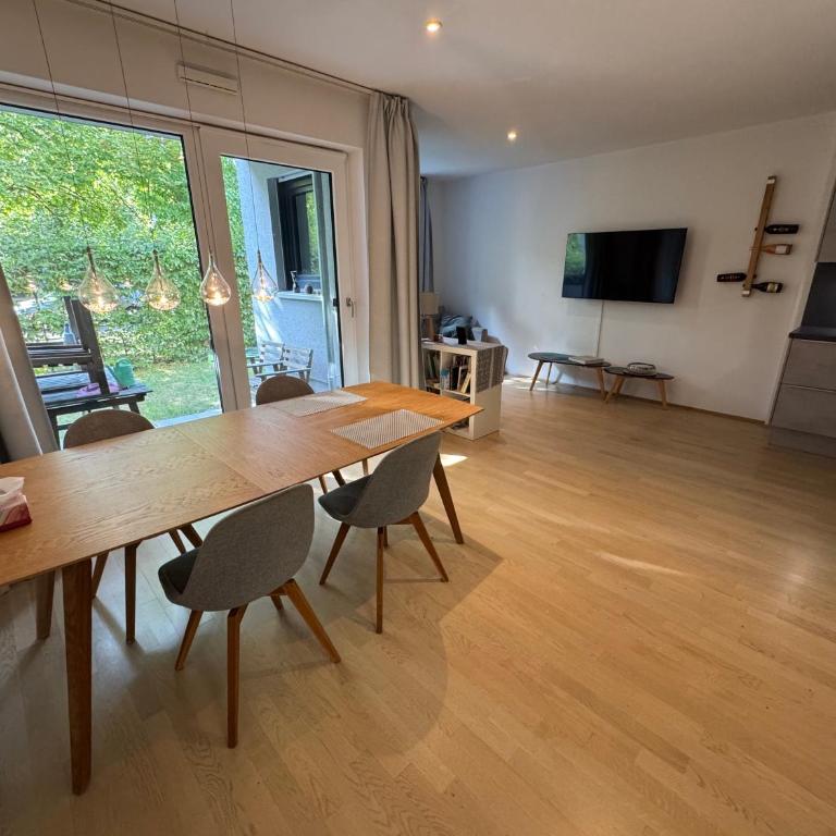 2BR Munich Apartment, Direct Train to Oktoberfest - Appartamento con 2 Camere da Letto - 1
