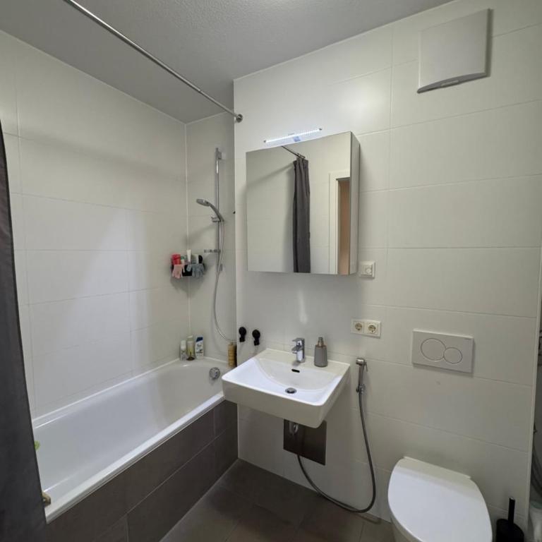 2BR Munich Apartment, Direct Train to Oktoberfest - Appartamento con 2 Camere da Letto - 8