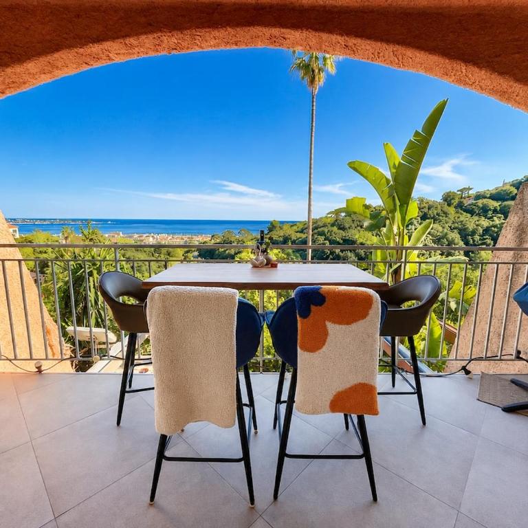 Lofté - Stunning sea view, loft styled apartment - Appartement 2 Chambres avec Balcon et Vue sur la Mer - 1