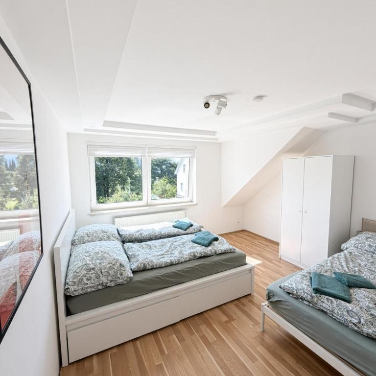 3 Bedroom Central Premium Apartment - Free Parking - Deluxe Apartment - 1