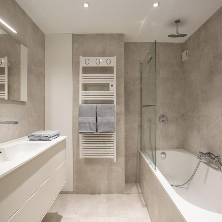 Beach 5 min walk, bright, air conditioning, cinema - Appartement 2 Chambres - 7