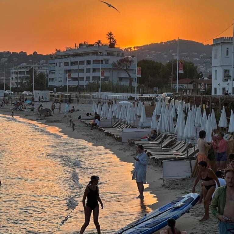 Beach 5 min walk, bright, air conditioning, cinema - Appartement 2 Chambres - 20