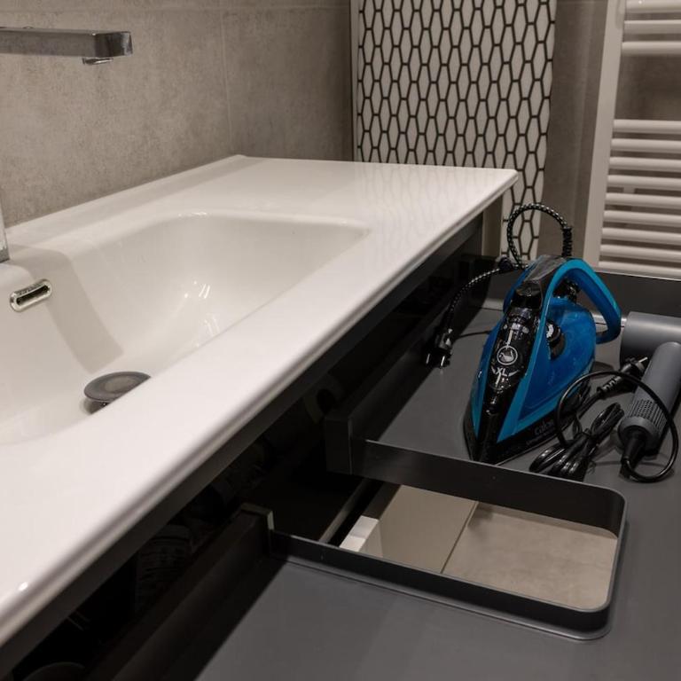 Beach 5 min walk, bright, air conditioning, cinema - Appartement 2 Chambres - 28