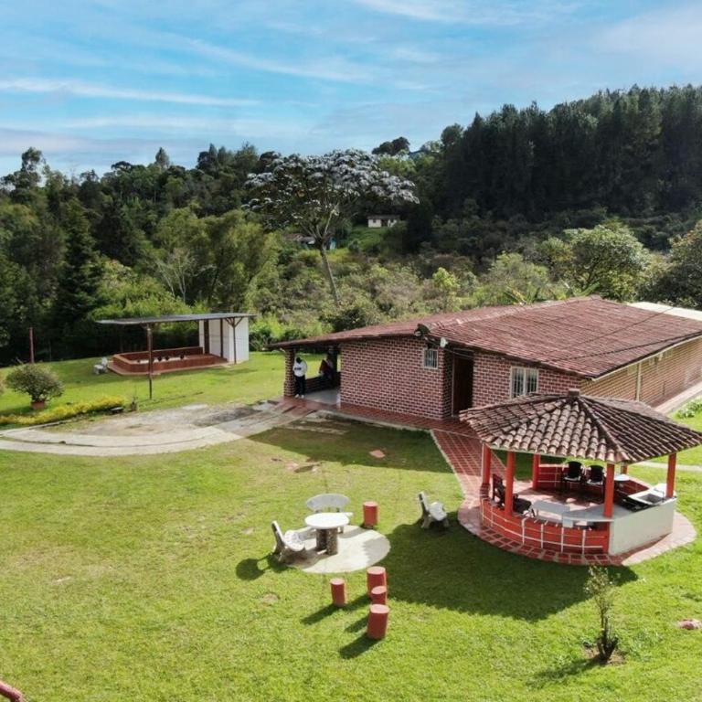 Cozy Mountain Country Home 25 min from Medellín - Chalet de 1 dormitorio - 2