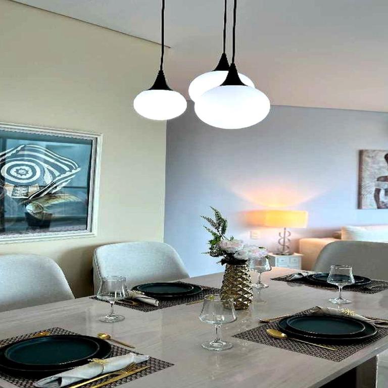Luxurious 3-Bedroom Apartment with Shared Pool in Bolvar - Apartment - 17