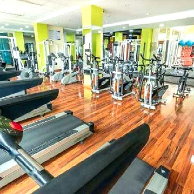 Luxurious 3-Bedroom Apartment with Shared Pool in Bolvar - Apartment - 21