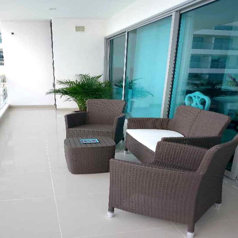 Luxurious 3-Bedroom Apartment with Shared Pool in Bolvar - Apartment - 25
