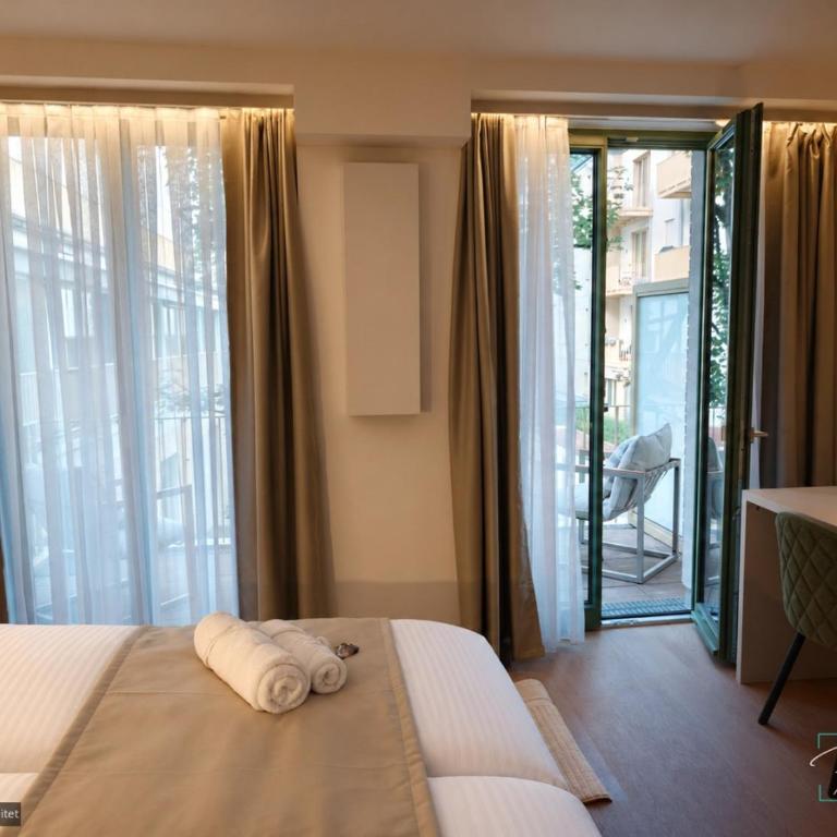 Homely Stay - Modern TownHouse - Deluxe Apartment mit Balkon und 2 Schlafzimmern - 20