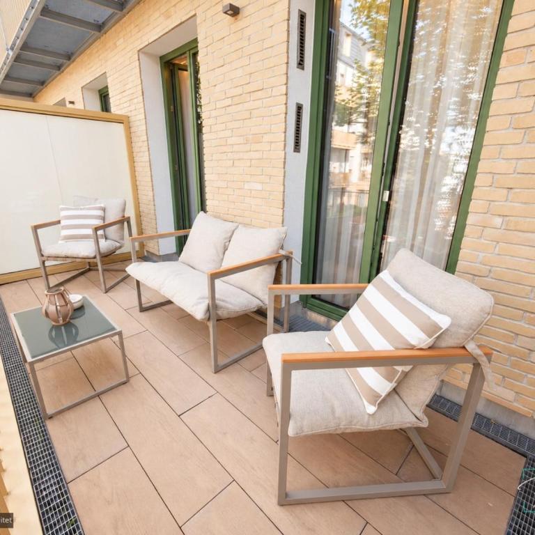 Homely Stay - Modern TownHouse - Deluxe Apartment mit Balkon und 2 Schlafzimmern - 21