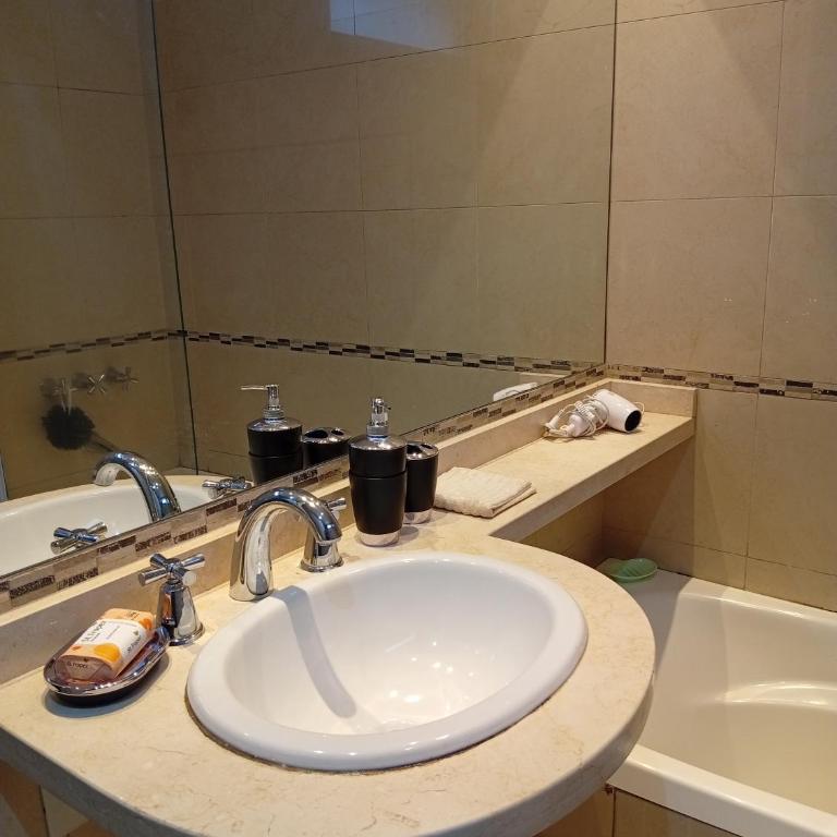 Luz Sol y Pileta en Palermo Las Cañitas - Apartamento de 2 dormitorios - 14